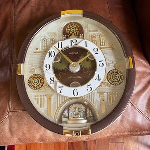 Seiko Melodies in Motion Mechanical Movement musical wall clock